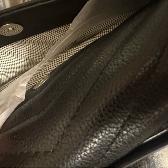 Never worn!! Rebecca Minkoff Black Leather Cross Body - Picture 4 of 5